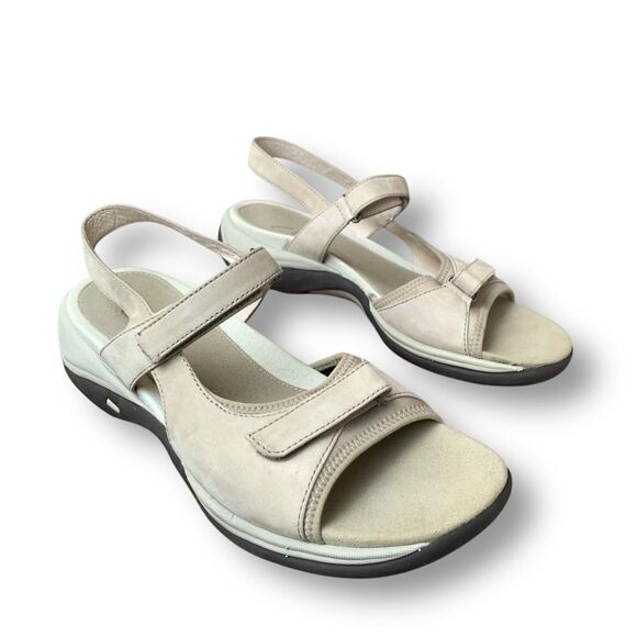 Clarks Women’s Size 8 Springers Beige Strap Comfort Leather Sandals - Picture 12 of 13